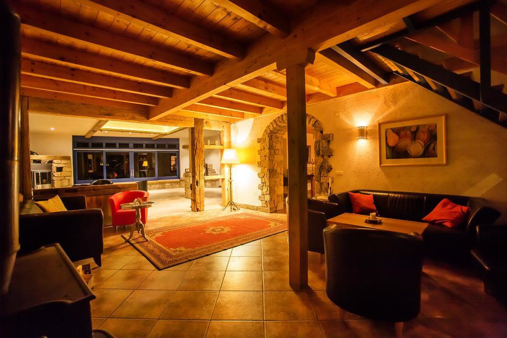 Gaestehaus Craintaler Muehle B&B Креглинген Экстерьер фото
