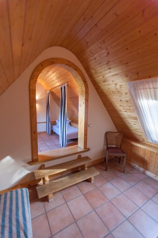 Gaestehaus Craintaler Muehle B&B Креглинген Экстерьер фото